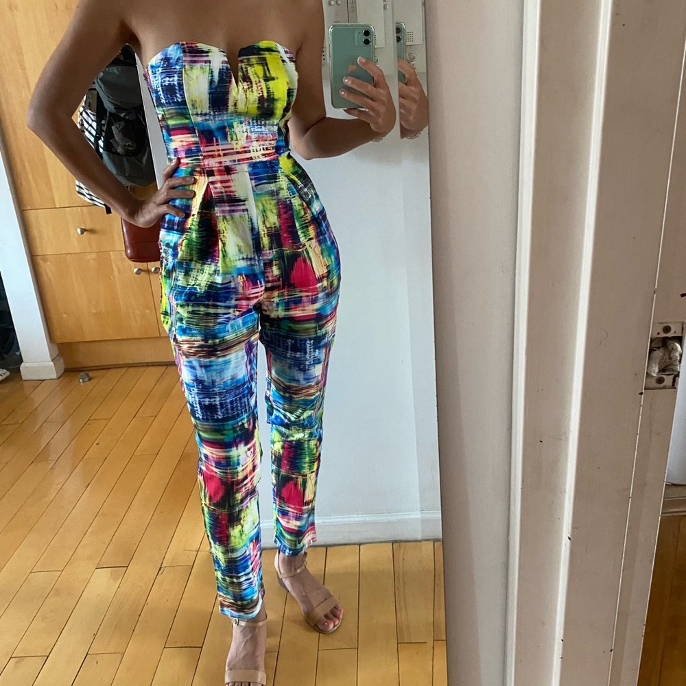 Colorful strapless structured jumpsuit - Picture 3 of 9